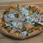 Pizza saumon fum&eacute;e asperge de style AB