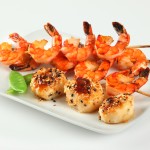 Brochettes de crevettes et p&eacute;toncles &agrave; l'orientale
