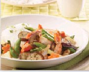 Cari de l&eacute;gumes, oignons verts et crevettes &agrave; la tha&iuml;landaise