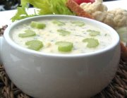 Cauliflower 'n' Cheddar Soup