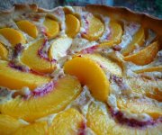 Tarte à la nectarine et au pain d'épices